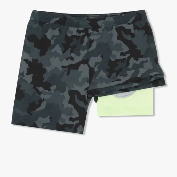 NWT Chubbies Men’s The Camo Glows 7” Performance Shorts in Black/Grey Camo in S - Picture 1 of 7